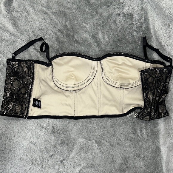 Laced Zipper Bralette! - Picture 3 of 4